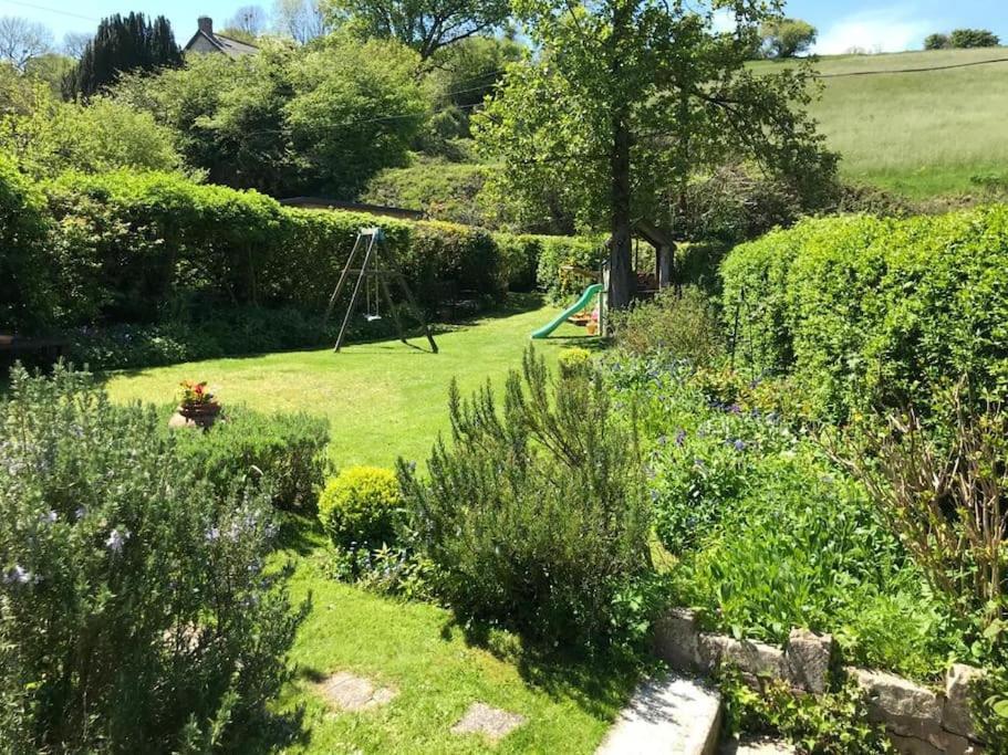Cedra - Vintage Country Hideaway * Axminster