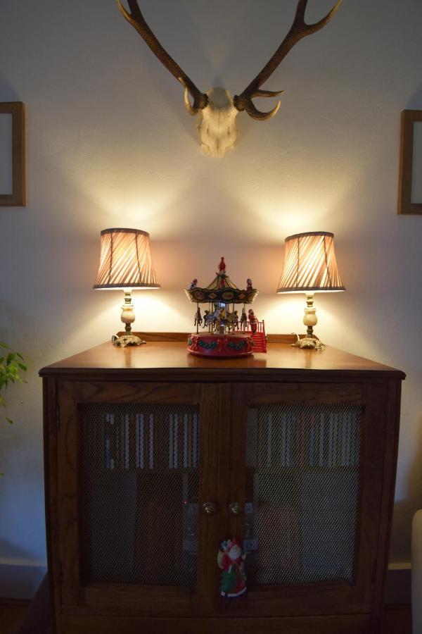 Cedra - Vintage Country Hideaway Axminster