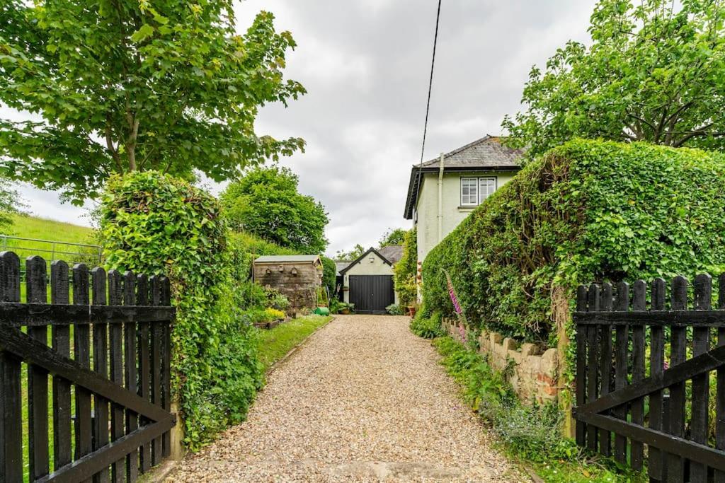 Cedra - Vintage Country Hideaway Axminster